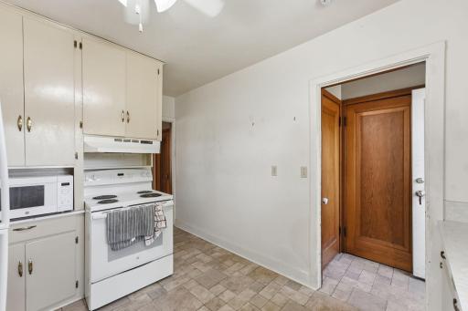 402 Emerson Avenue N, Raymond, MN 56282