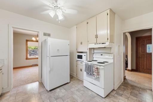402 Emerson Avenue N, Raymond, MN 56282