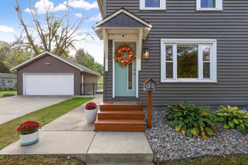 412 E 1st Street, Chaska, MN 55318