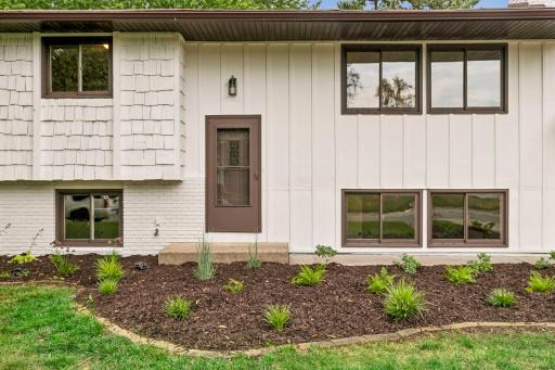 963 Marnie Street S, Maplewood, MN 55119