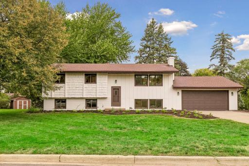 963 Marnie Street S, Maplewood, MN 55119