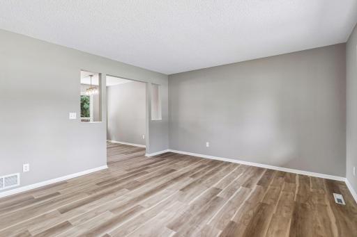963 Marnie Street S, Maplewood, MN 55119