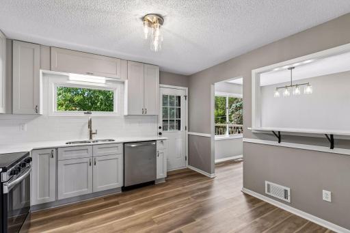963 Marnie Street S, Maplewood, MN 55119