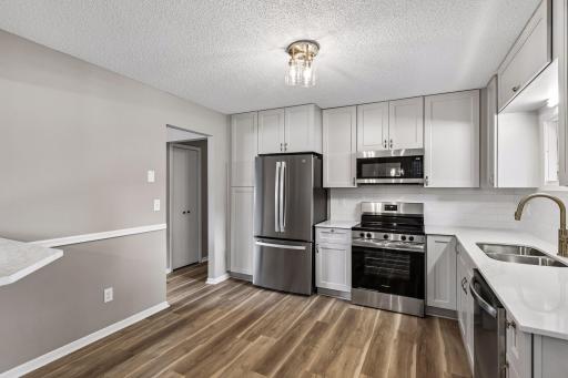 963 Marnie Street S, Maplewood, MN 55119