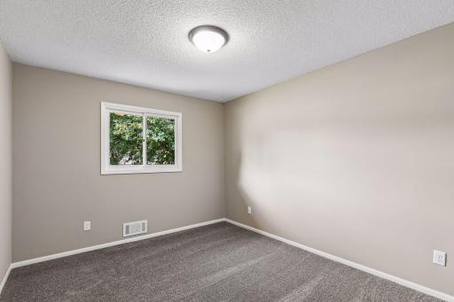 963 Marnie Street S, Maplewood, MN 55119