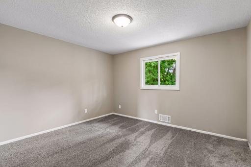 963 Marnie Street S, Maplewood, MN 55119