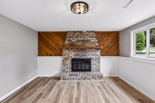 963 Marnie Street S, Maplewood, MN 55119