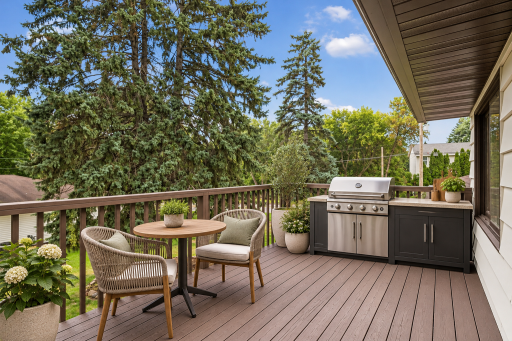 963 Marnie Street S, Maplewood, MN 55119