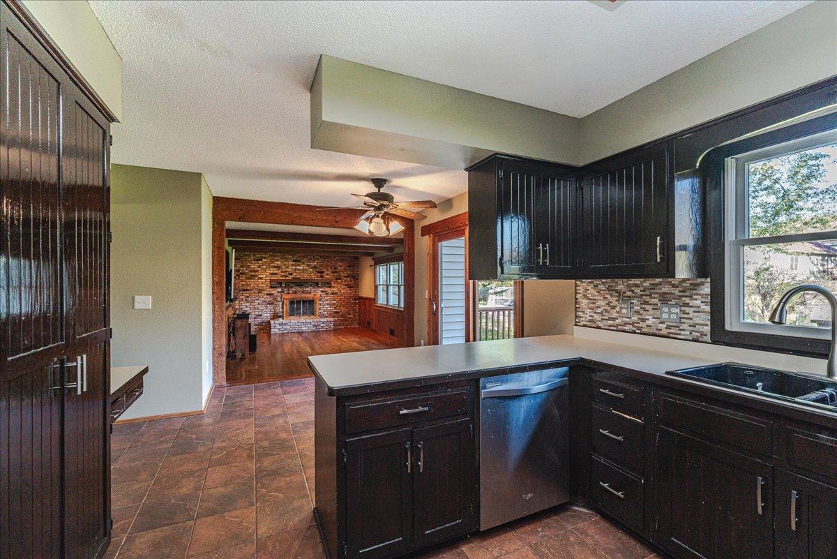 Kitchen (4).jpg