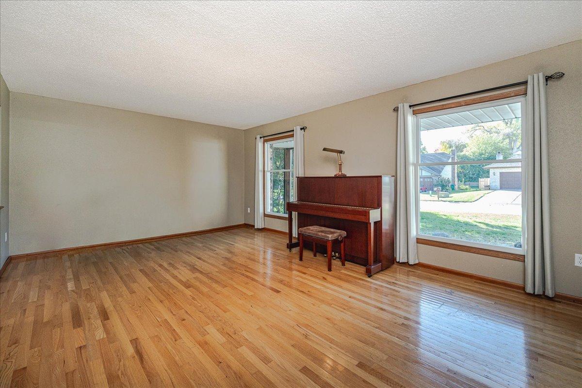 Living Room.jpg