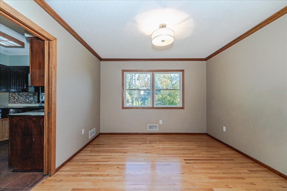 Dining Room.jpg