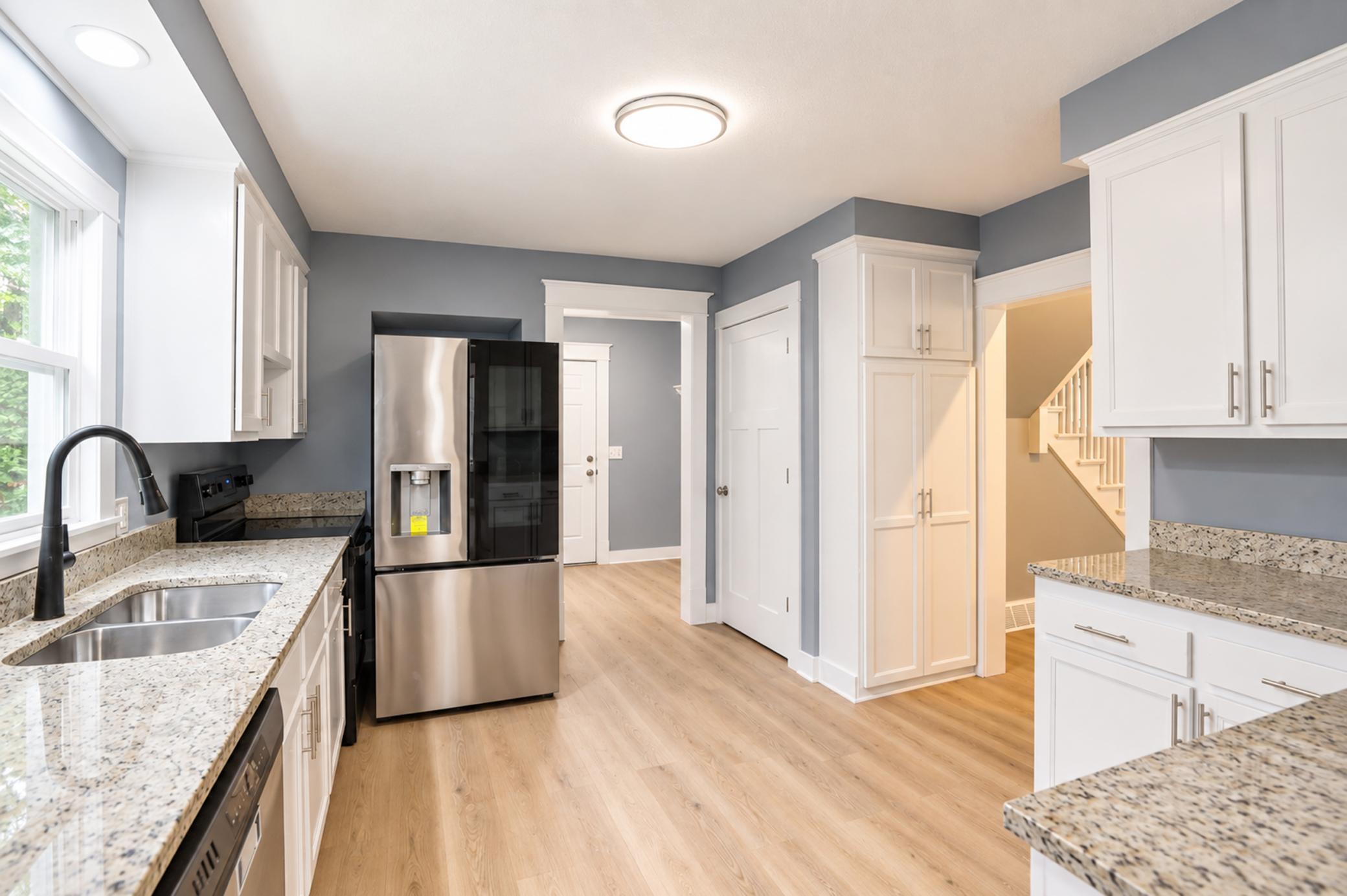 kitchen_02.jpg