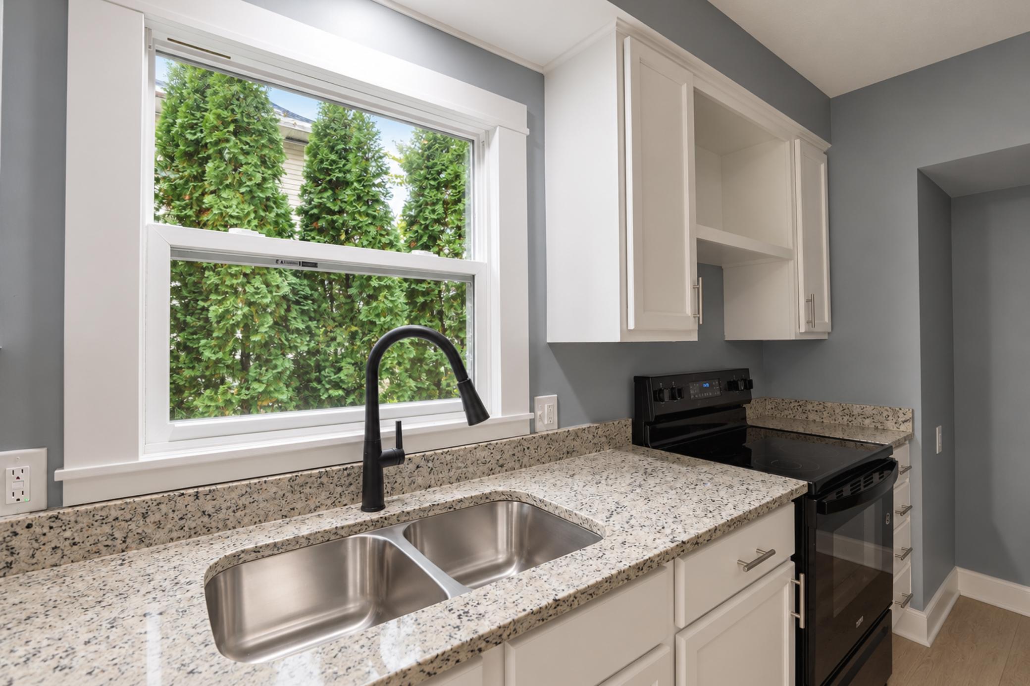 kitchen_03.jpg