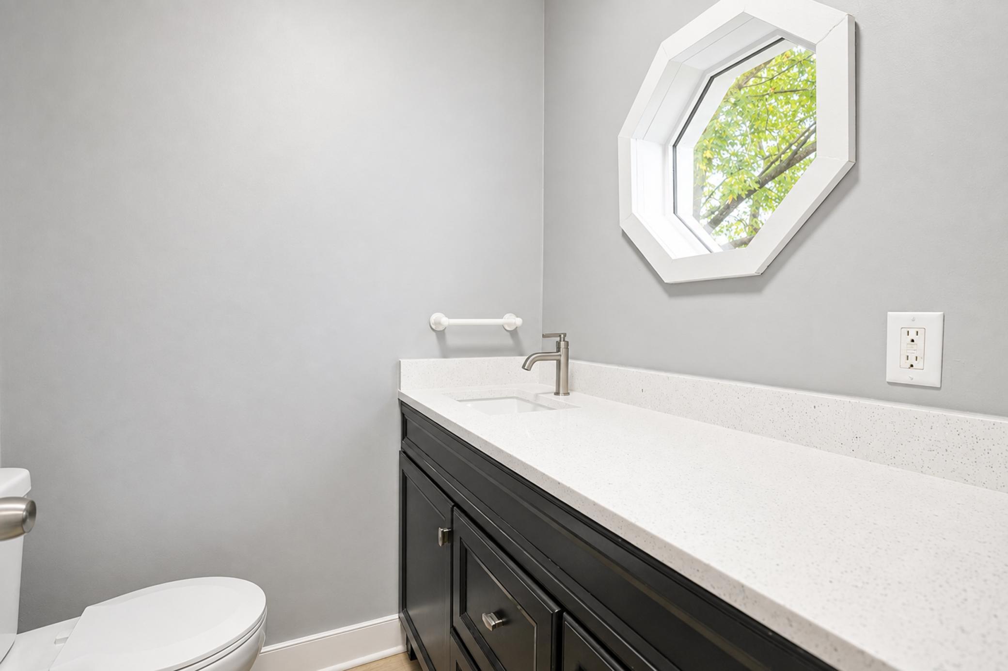 powder room.jpg