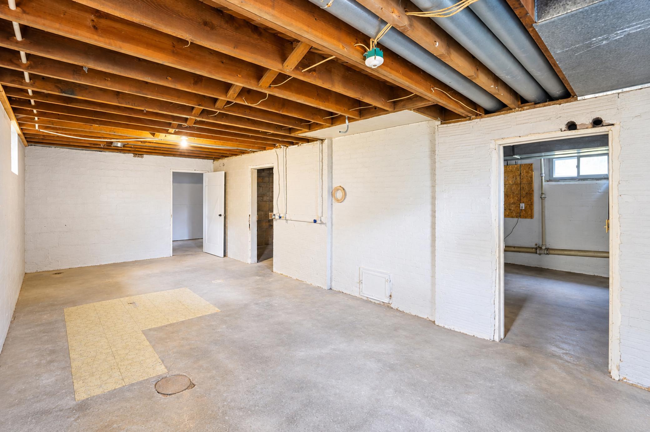 basement_01.jpg