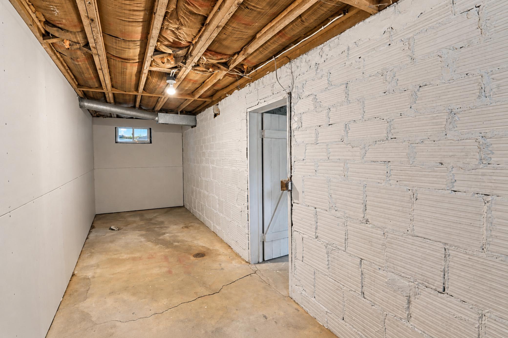basement_03.jpg