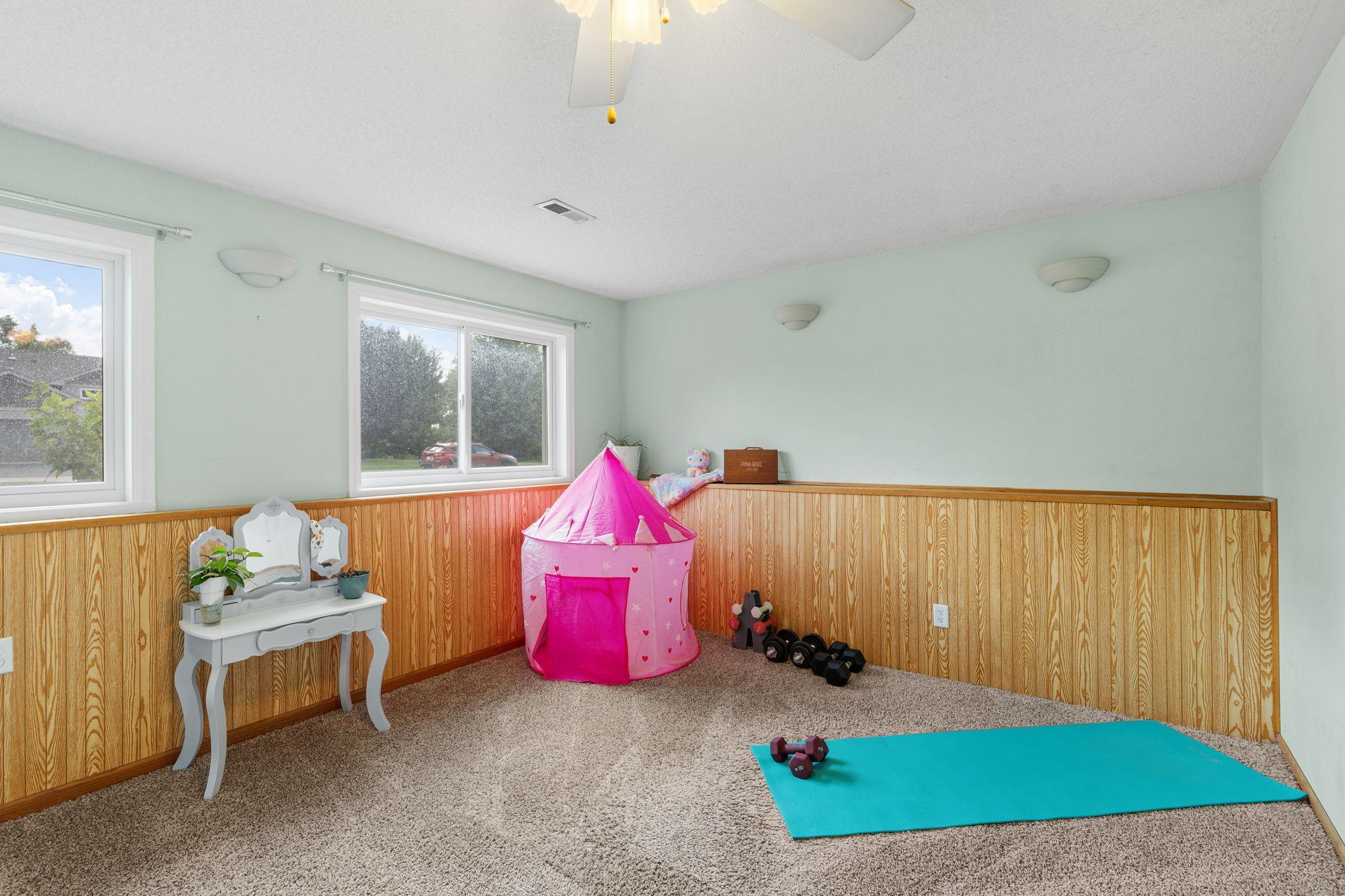 Flex room/5th bedroom/Play room