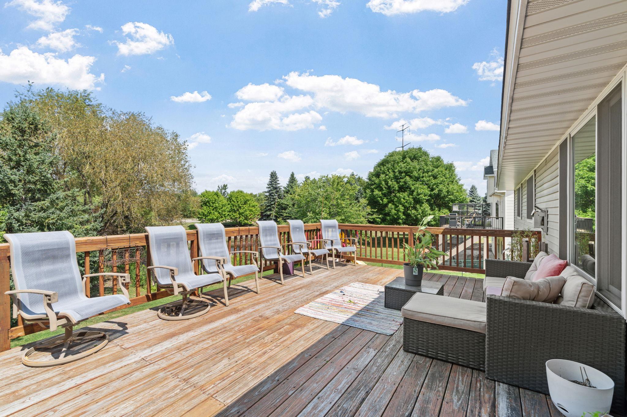 Deck made for entertaining