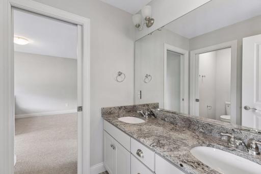 9080 Princeton Circle, Woodbury, MN 55125