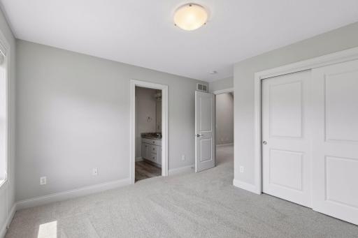 9080 Princeton Circle, Woodbury, MN 55125