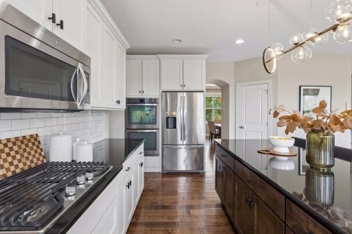 9080 Princeton Circle, Woodbury, MN 55125