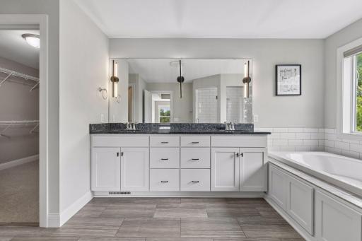 9080 Princeton Circle, Woodbury, MN 55125