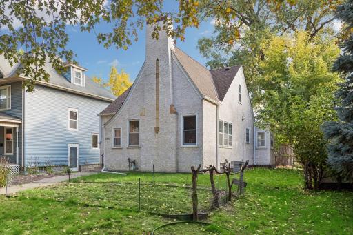 2036 Iglehart Avenue, Saint Paul, MN 55104