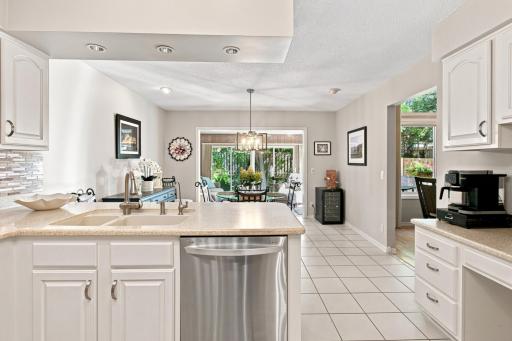 6287 Sequoia Circle, Eden Prairie, MN 55346