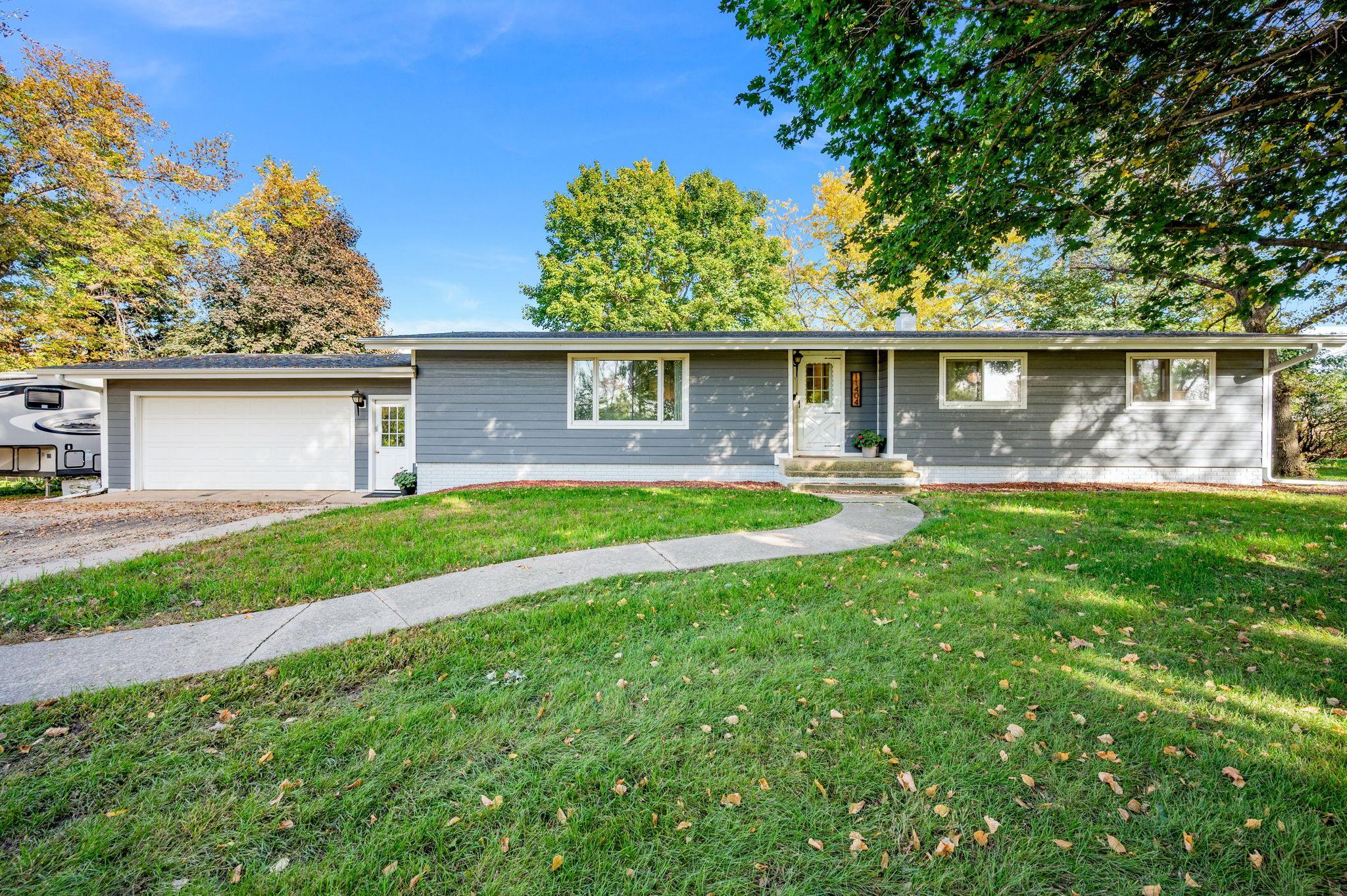 11404 330th Ave Blue Earth MN-02.jpg