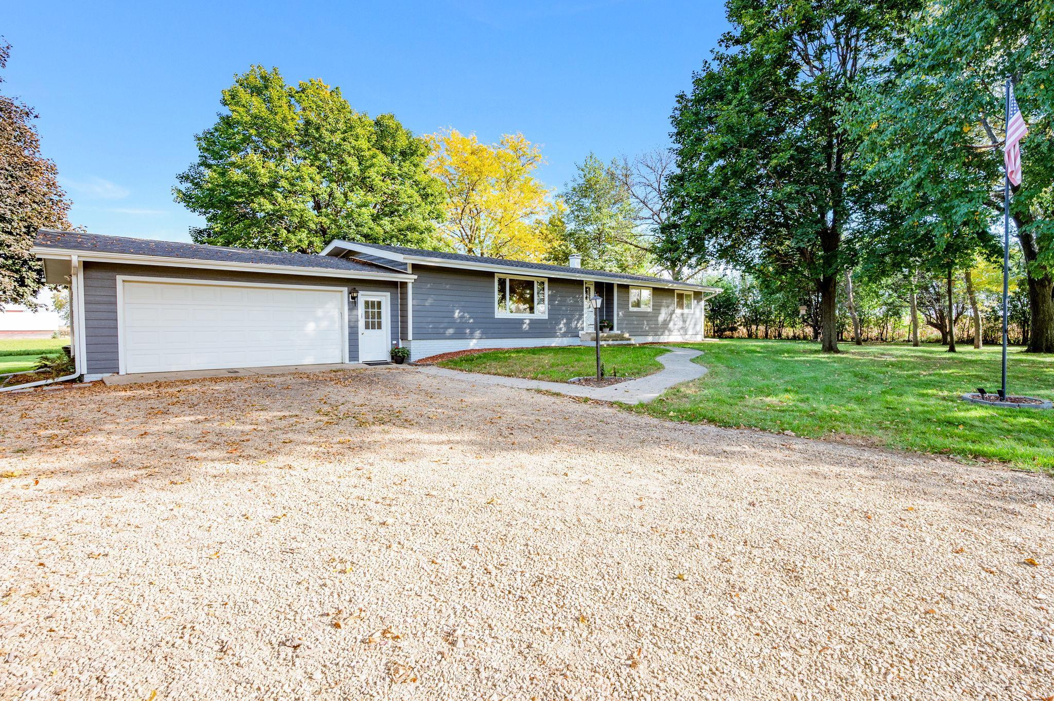 11404 330th Ave Blue Earth MN-04.jpg