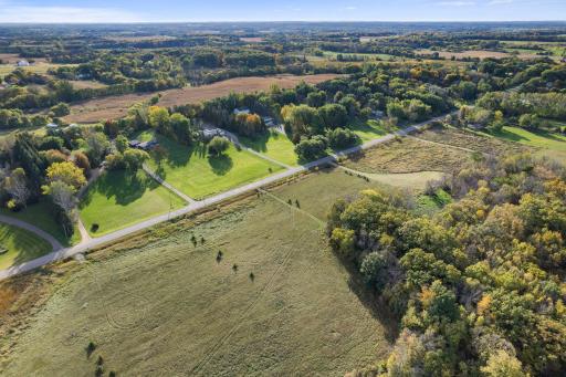 Beautiful southeastern view showing off the scenery.
