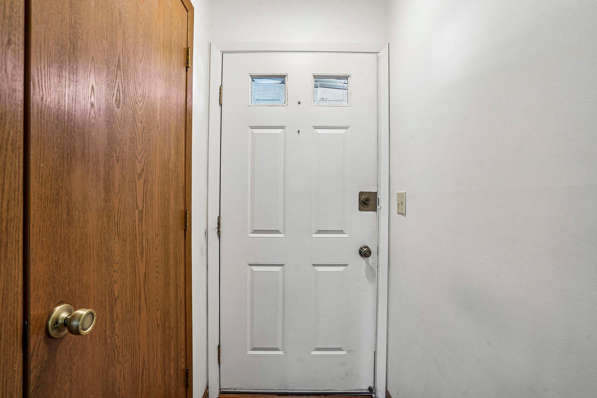 6-web-or-mls-W 110th St-S0810-006.jpg