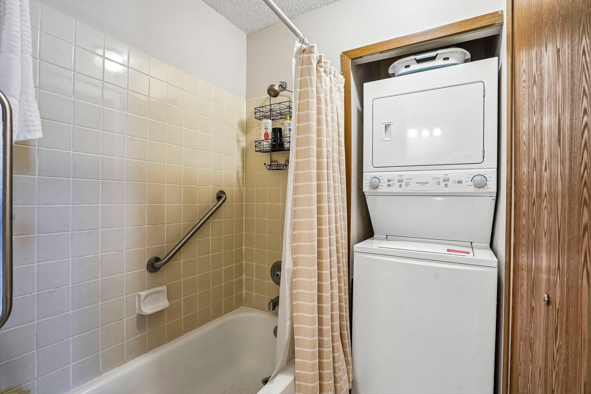 32-web-or-mls-W 110th St-S0810-032.jpg