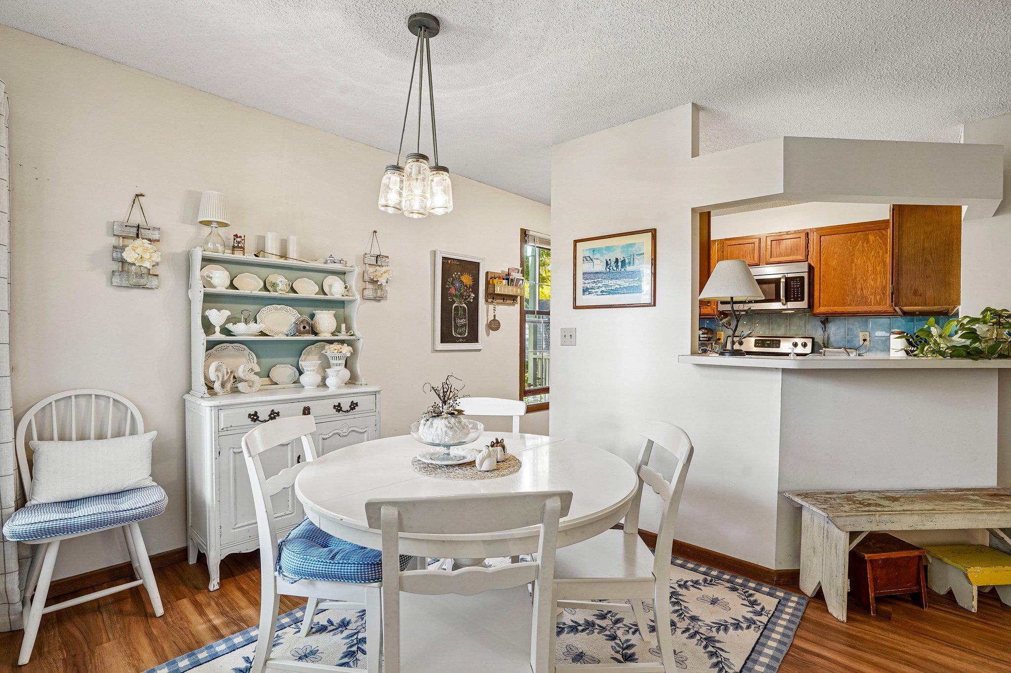 19-web-or-mls-W 110th St-S0810-019.jpg