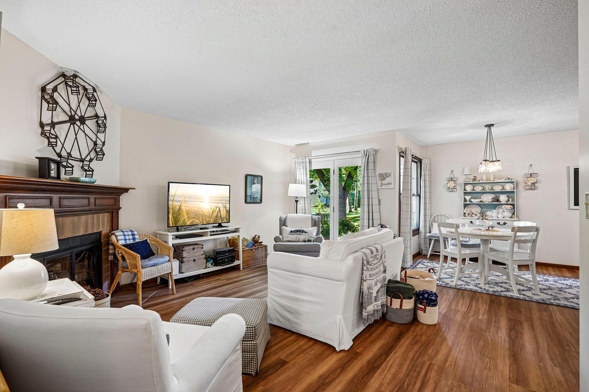9-web-or-mls-W 110th St-S0810-009.jpg
