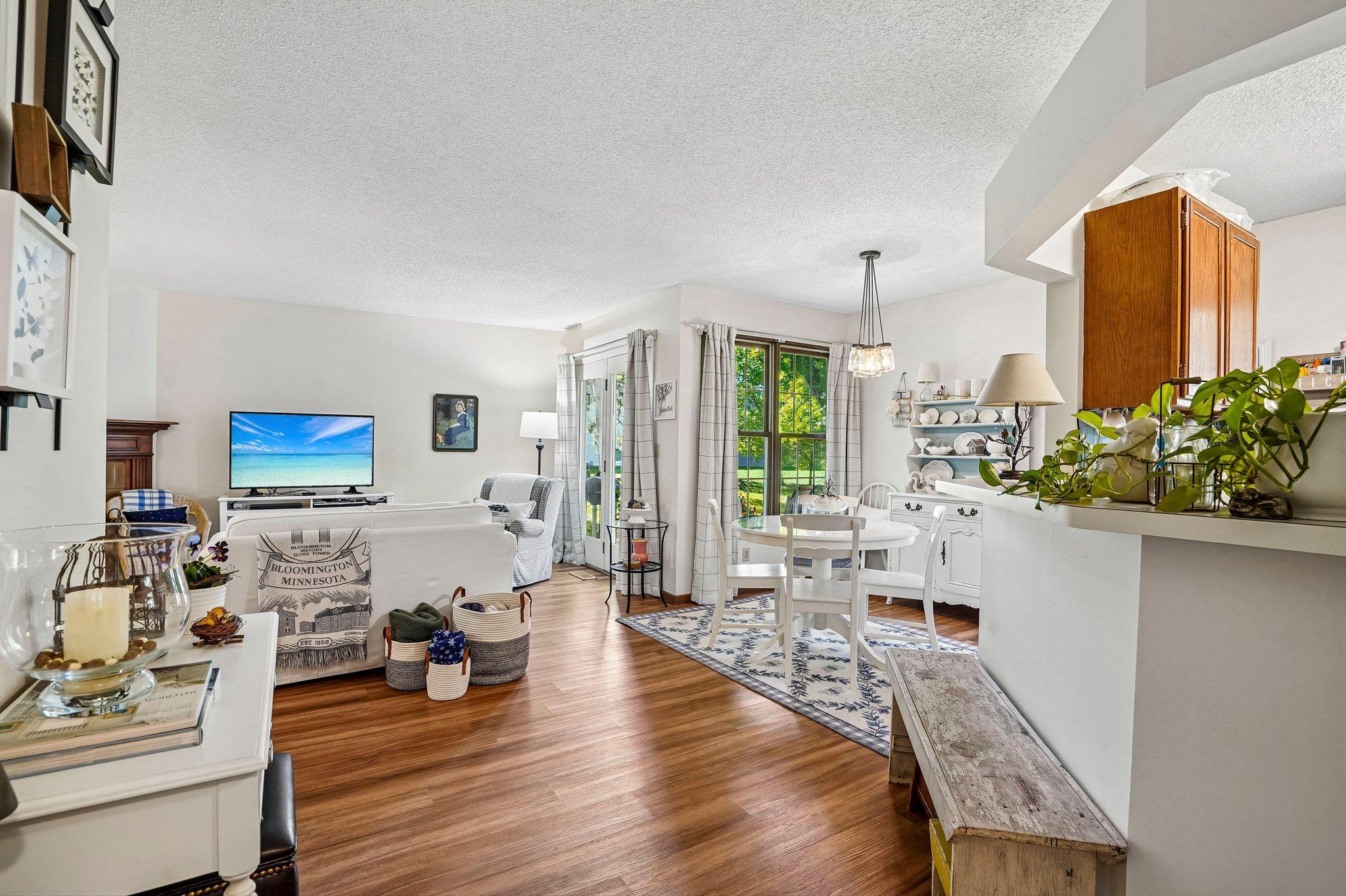 8-web-or-mls-W 110th St-S0810-008.jpg