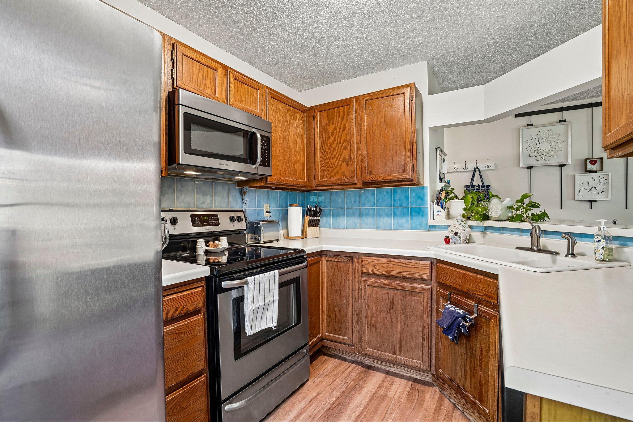 21-web-or-mls-W 110th St-S0810-021.jpg