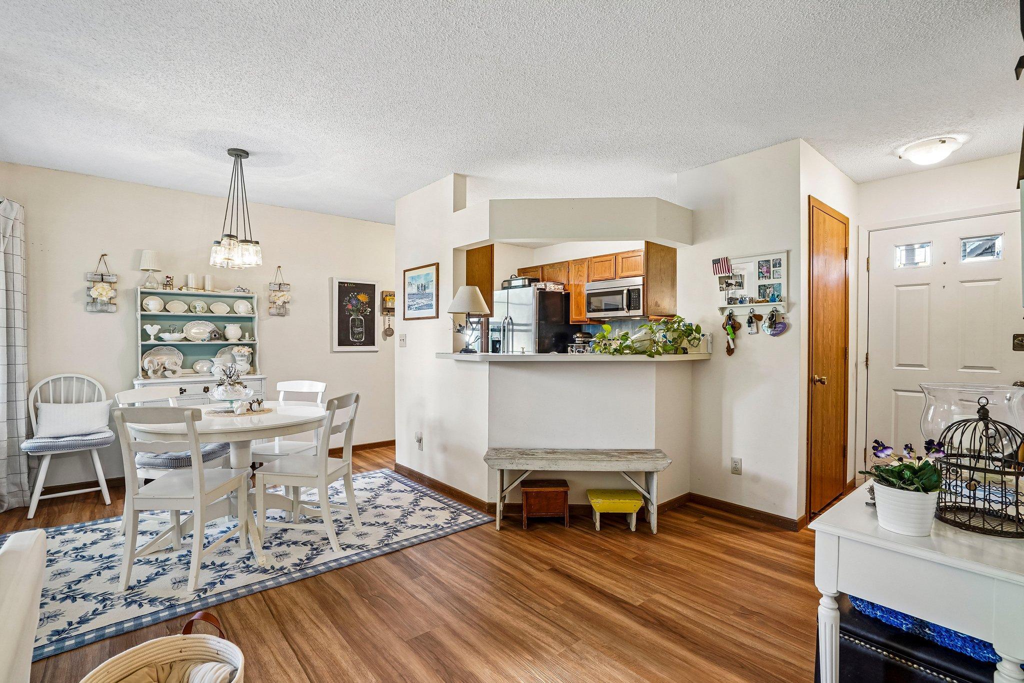 15-web-or-mls-W 110th St-S0810-015.jpg