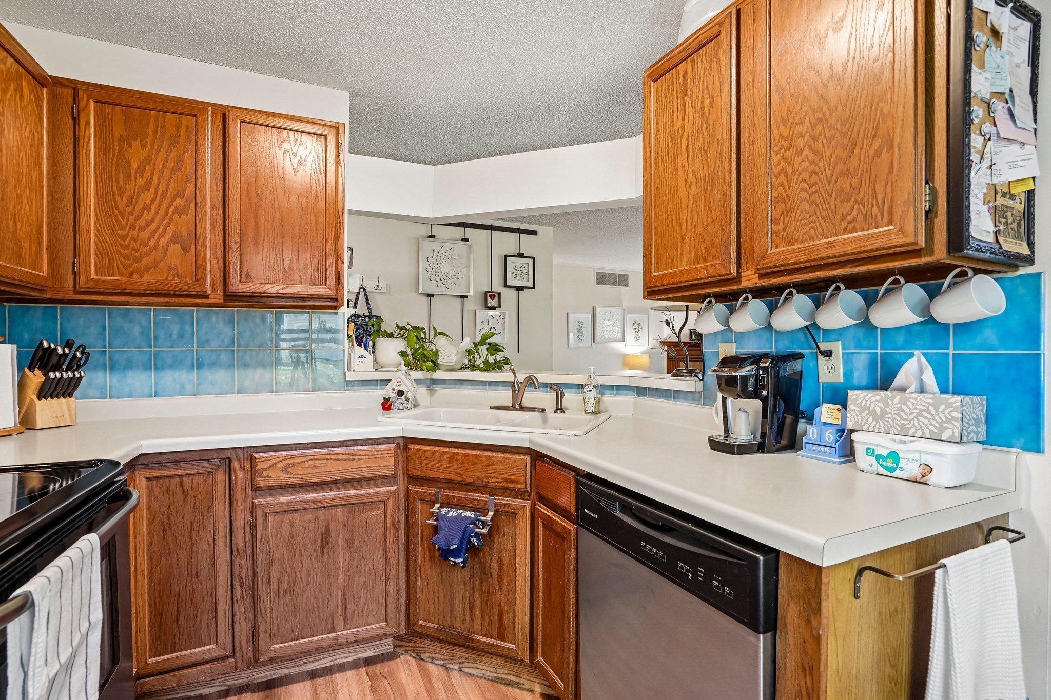 22-web-or-mls-W 110th St-S0810-022.jpg