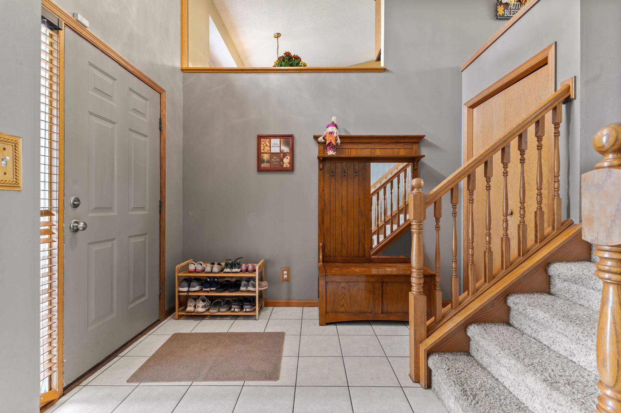 Vivid Spaces_205 Carissa Ln SW,_006.jpg