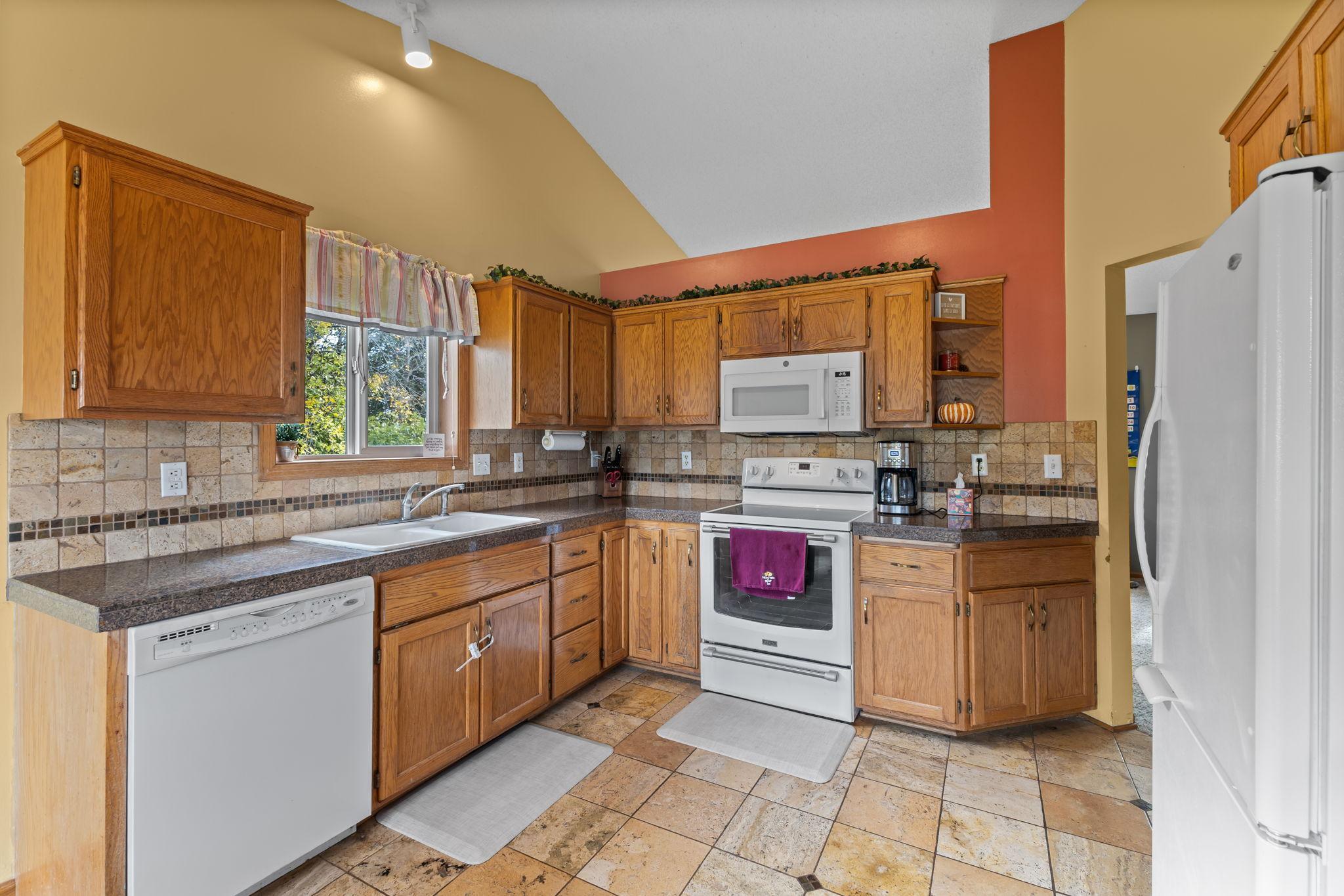 Vivid Spaces_205 Carissa Ln SW,_013.jpg