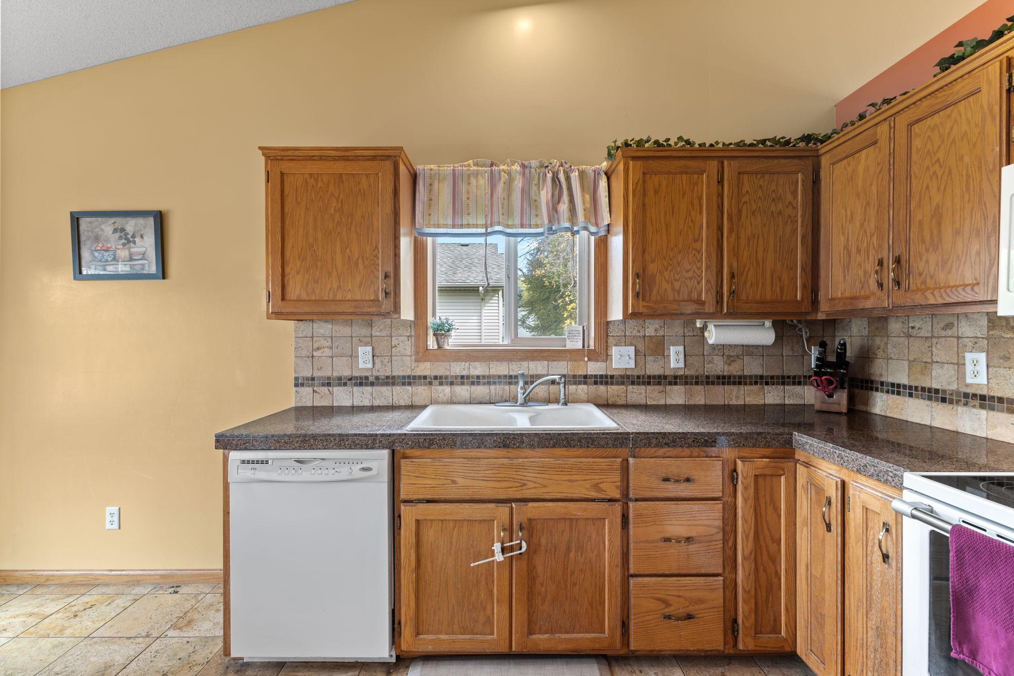 Vivid Spaces_205 Carissa Ln SW,_014.jpg
