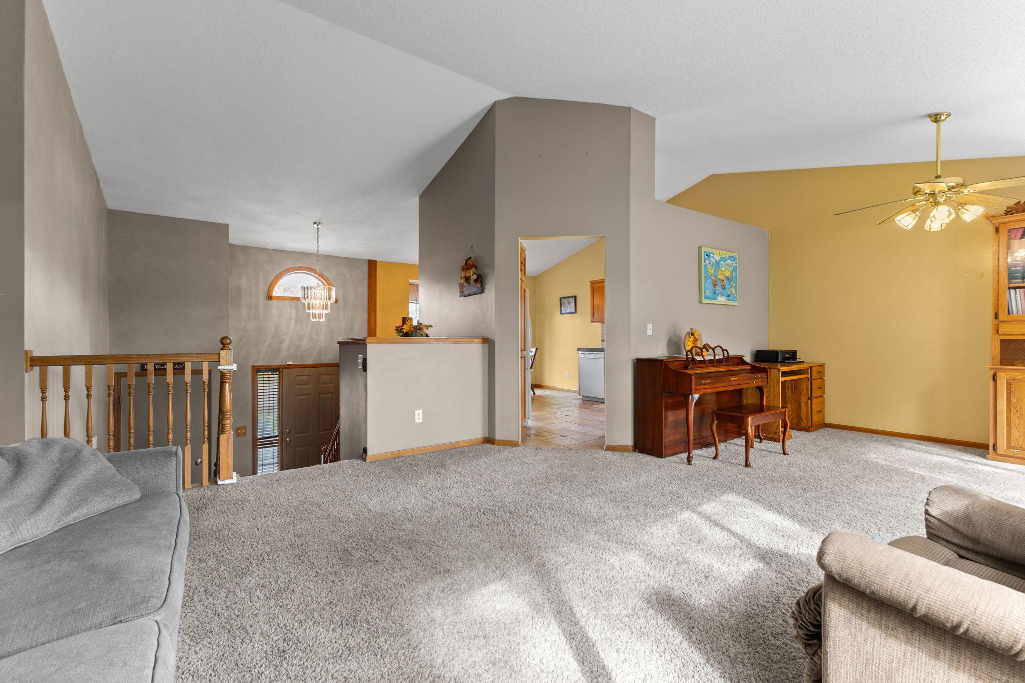 Vivid Spaces_205 Carissa Ln SW,_009.jpg