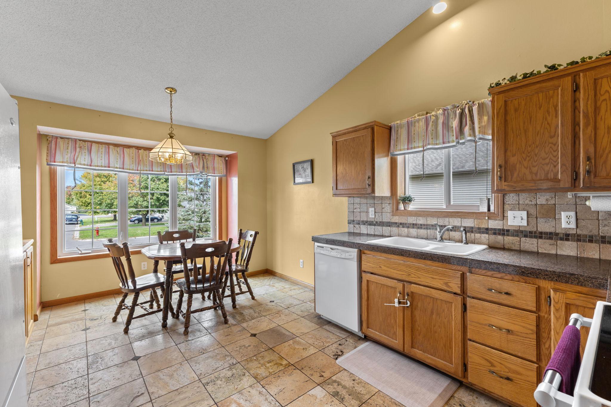 Vivid Spaces_205 Carissa Ln SW,_015.jpg