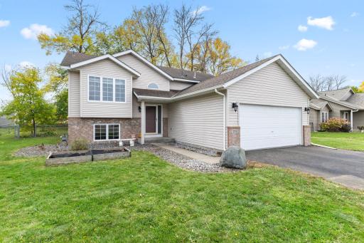 205 Carissa Lane SW, Saint Michael, MN 55376
