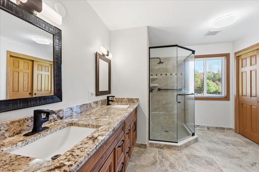 Bright and inviting bathroom with a clean, modern feel.