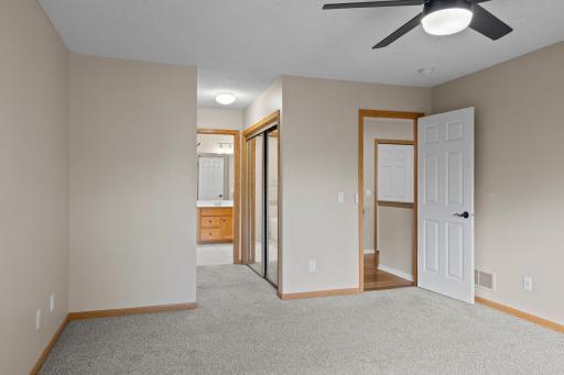 7756 Buttercup Court, Chanhassen, MN 55317
