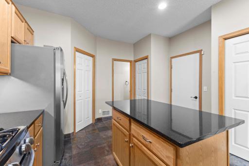 7756 Buttercup Court, Chanhassen, MN 55317