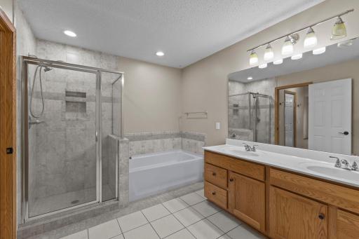 7756 Buttercup Court, Chanhassen, MN 55317
