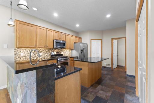 7756 Buttercup Court, Chanhassen, MN 55317